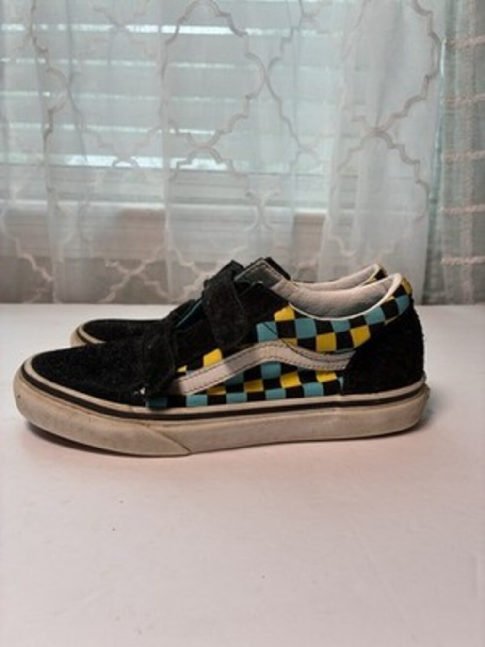 VANS Old Skool V Neon Glow Checkerboard Youth Size 3 Skate Shoes - Picture 2 of 11